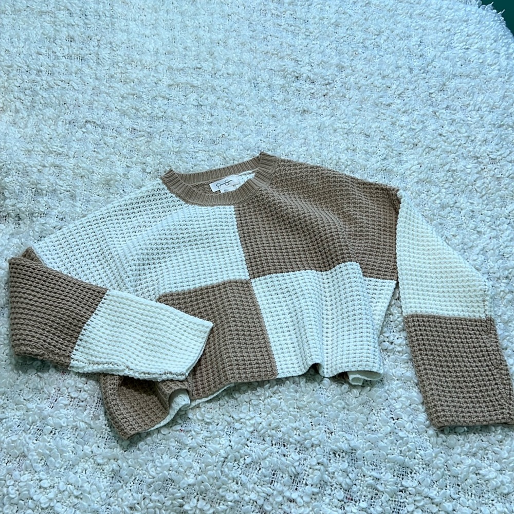 Jessica Simpson crop knit sweater. Tan and cream block color. Size L